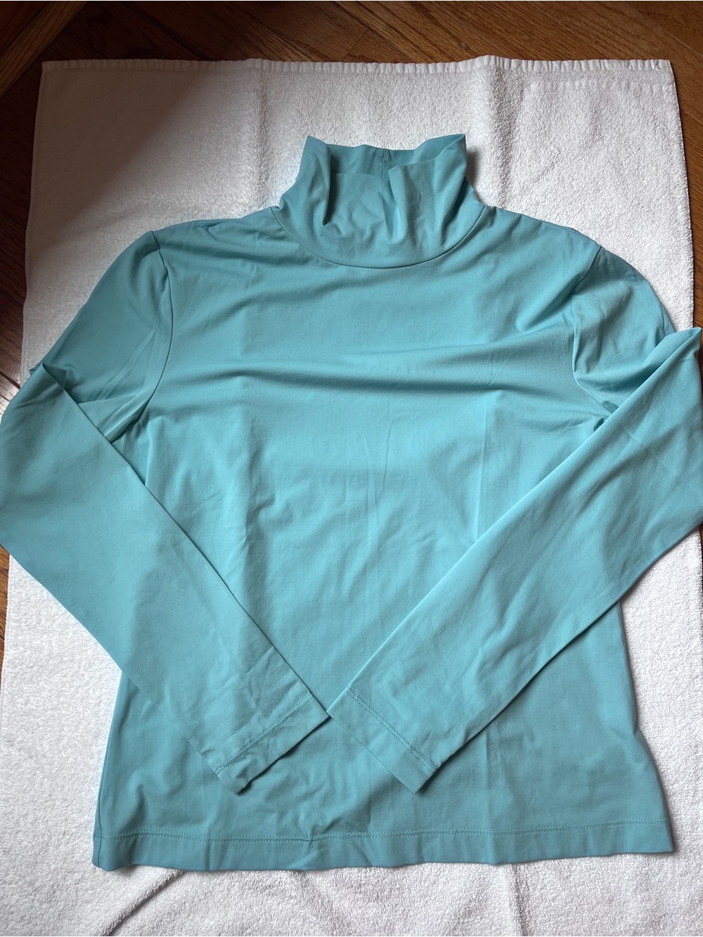 St. John Aqua Turtleneck (M) - Picture 2 of 5